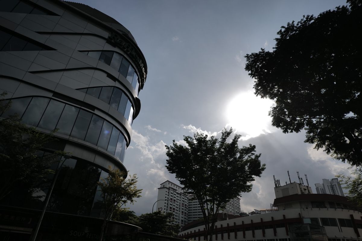 QT 09/01/2026 Fri. John 1:1-5 "The Light That Shines in the Darkness" “黑暗中照耀的光”