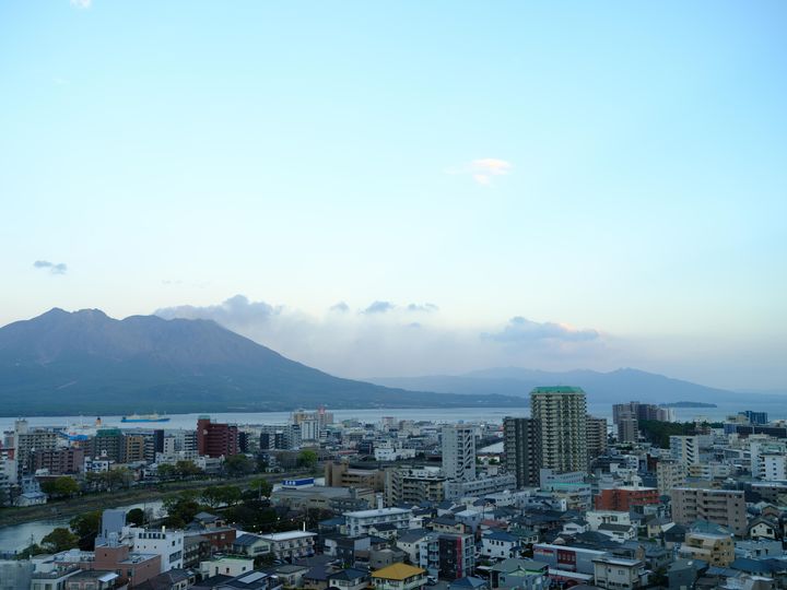 QT 18/11/2025 Tue. Micah 1 “The God Who Comes Down” “从天而降的上帝”